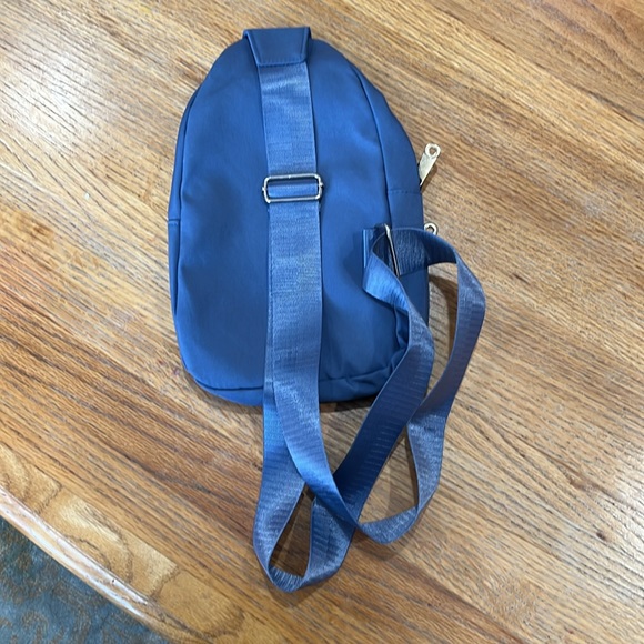 Cross body bag! - Picture 6 of 6